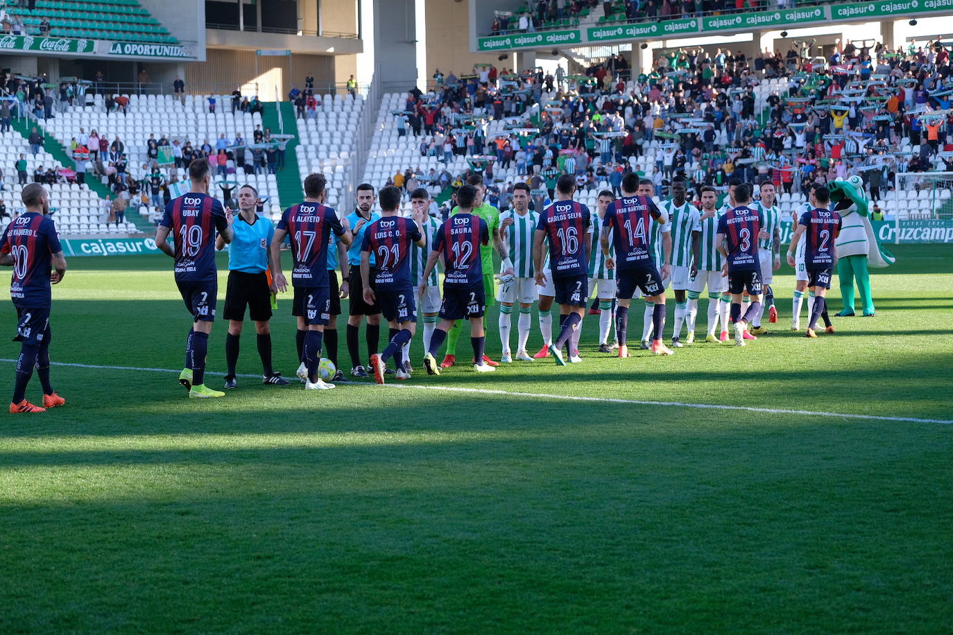 Fotos: El Yeclano pisa el freno en Córdoba