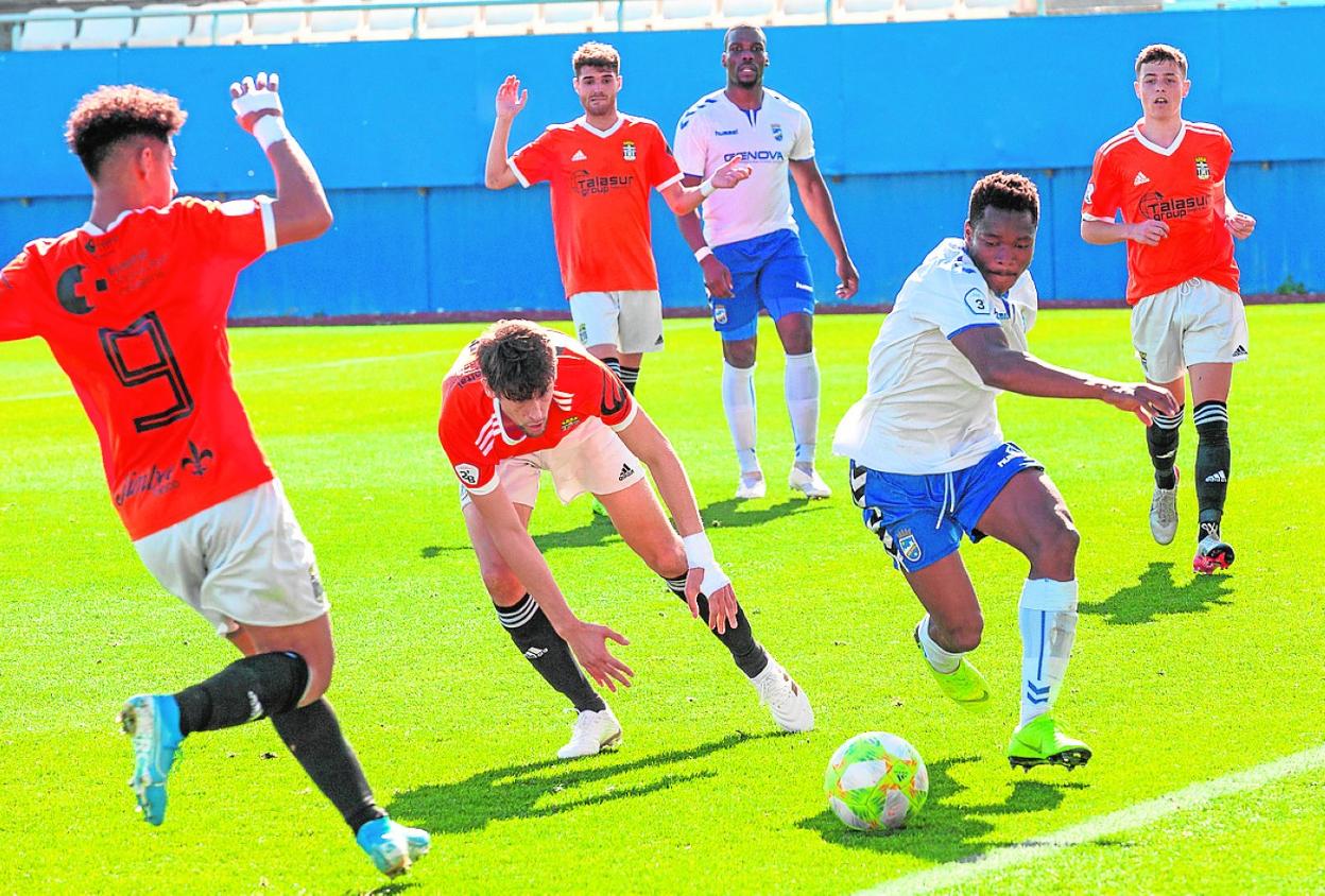 El Lorca FC vuelve a reaccionar tras el descanso (2-1)