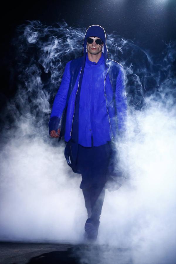 El diseñador germano-persa Boris Bidjan Saberi se despide de las pasarelas en la 080 Barcelona Fashion Week.