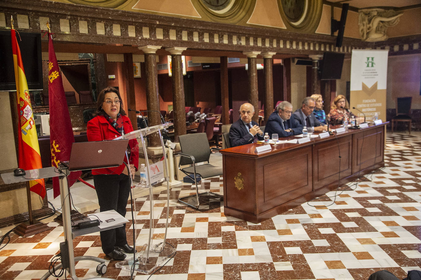 Fotos: La arqueóloga Ruiz Valderas ingresa en el Comité Científico de la Fundación de Estudios Históricos