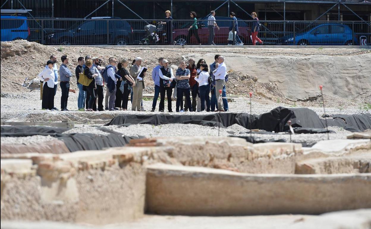 Una de las visitas al yacimiento de San Esteban, en una imagen de archvo. 