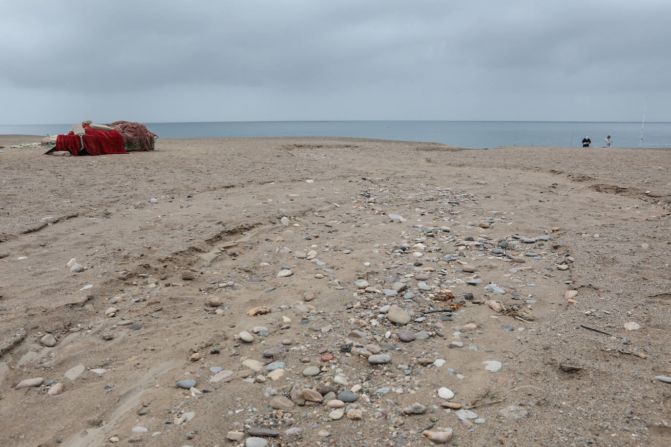 Fotos: Operación &#039;draga y pintura&#039; en las playas de la Región