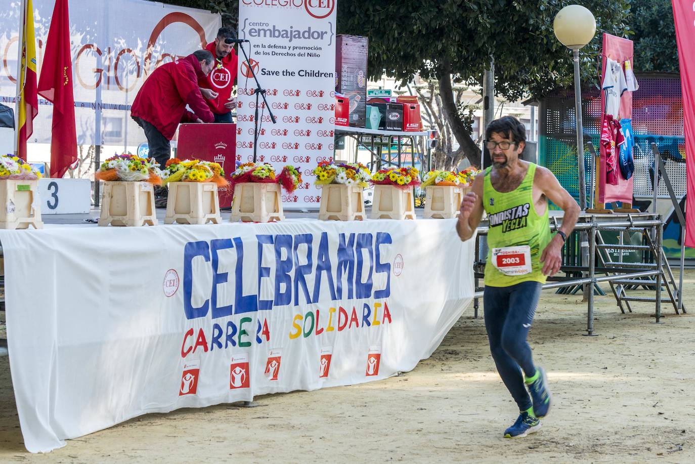 El atleta del Grupo Alcaraz se lleva la V Carrera CEI & Save the Children con un tiempo de 31:33 minutos, por los 38:57 para la atleta del Inassa Premium en los 10 kilómetros