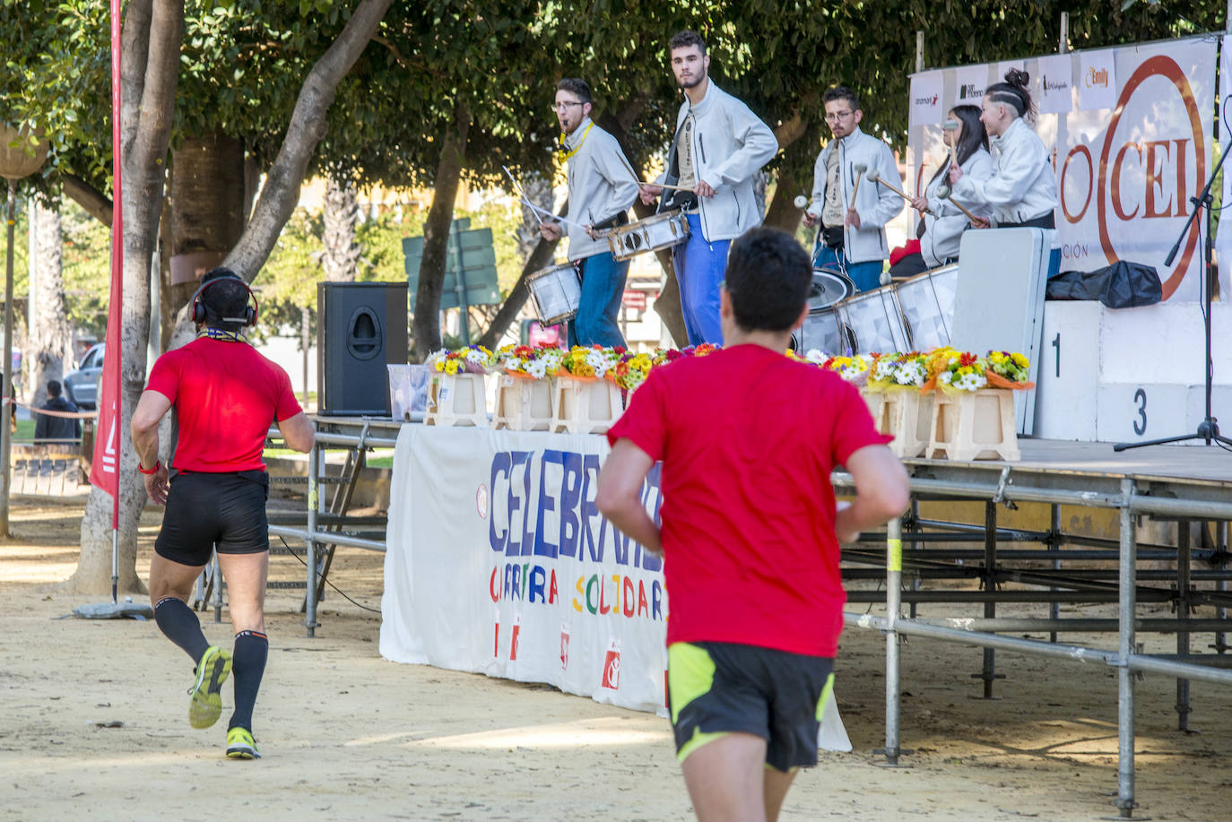 El atleta del Grupo Alcaraz se lleva la V Carrera CEI & Save the Children con un tiempo de 31:33 minutos, por los 38:57 para la atleta del Inassa Premium en los 10 kilómetros