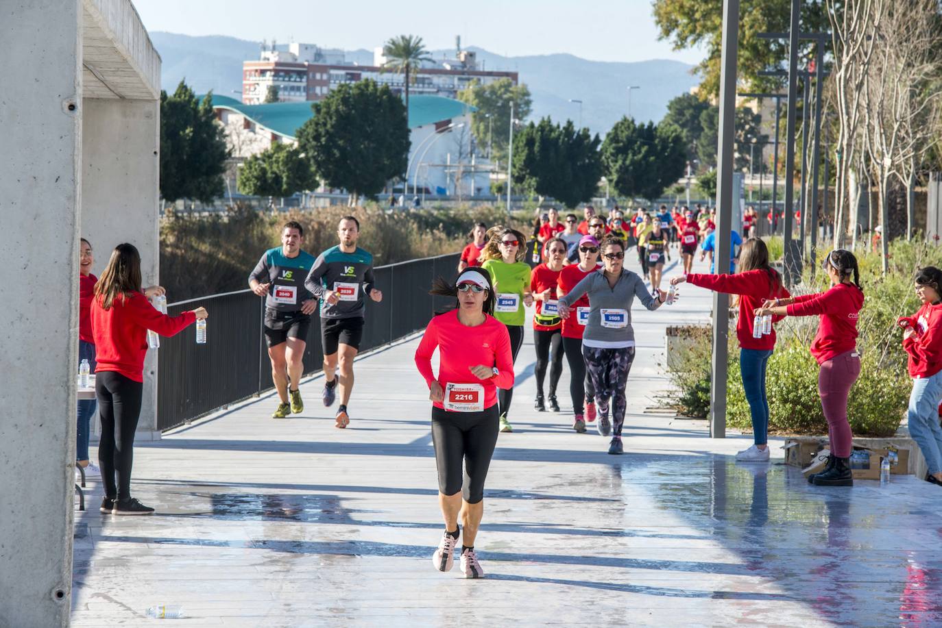 El atleta del Grupo Alcaraz se lleva la V Carrera CEI & Save the Children con un tiempo de 31:33 minutos, por los 38:57 para la atleta del Inassa Premium en los 10 kilómetros