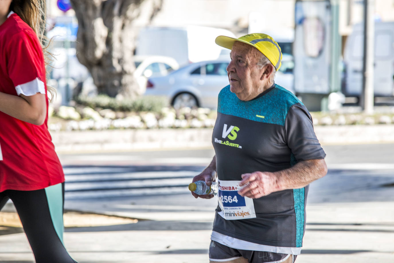 El atleta del Grupo Alcaraz se lleva la V Carrera CEI & Save the Children con un tiempo de 31:33 minutos, por los 38:57 para la atleta del Inassa Premium en los 10 kilómetros