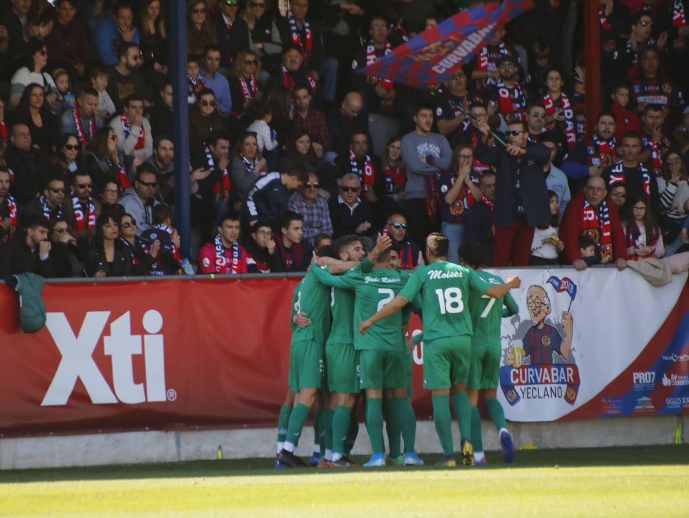 Fotos: Dura derrota del Yeclano ante el San Fernando (0-5)