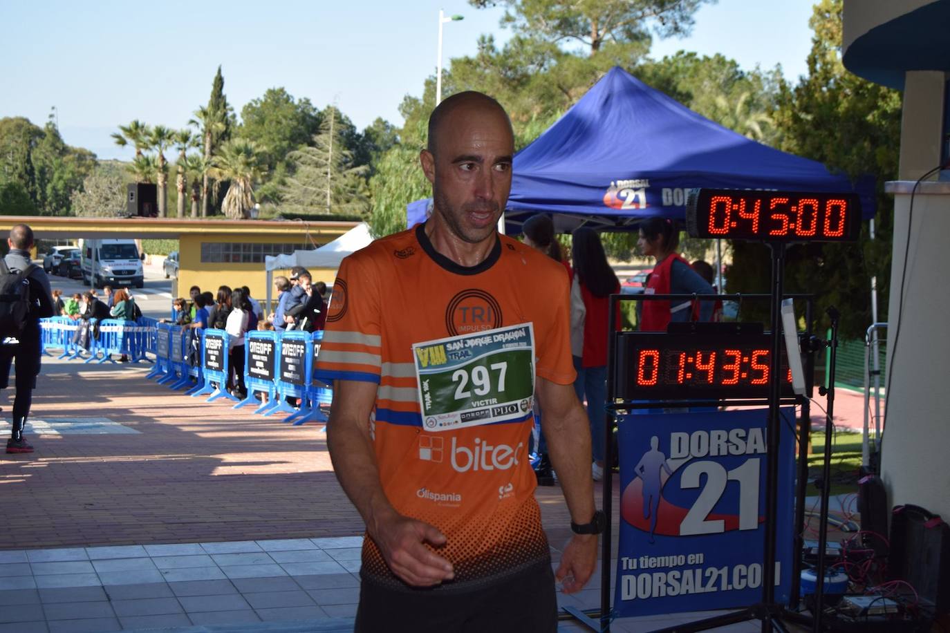 El corredor del Trail Santomera completa los 26 kilómetros en un tiempo de 1:55:05, por la marca de 2:15:15 para la deportista del Automenor Running Team