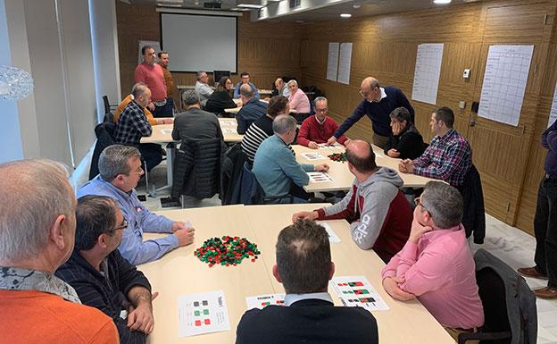 Directores de posventa, recambios y jefes de taller durante la formación.