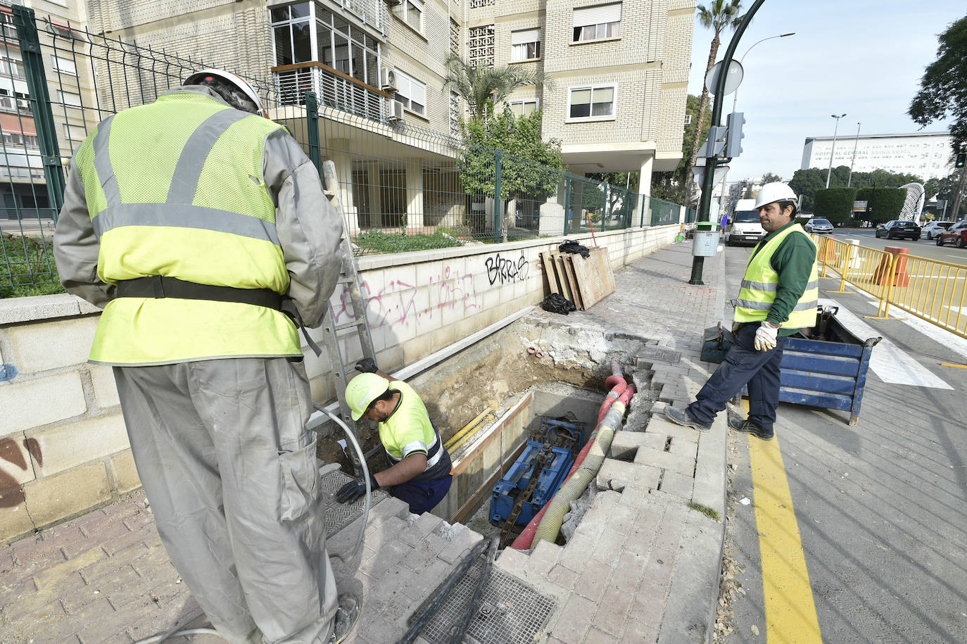 Fotos: Emuasa renueva la red de abastecimiento en el Infante sin hacer zanjas