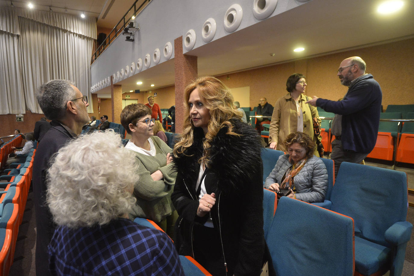 Fotos: La UMU pide al Gobierno regional que elimine el veto parental y da su apoyo expreso a los docentes