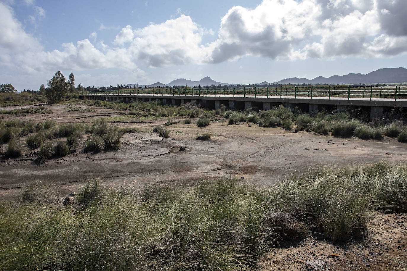 Fotos: Tres ramblas arrastran al Mar Menor residuos mineros con altos niveles de 5 metales pesados