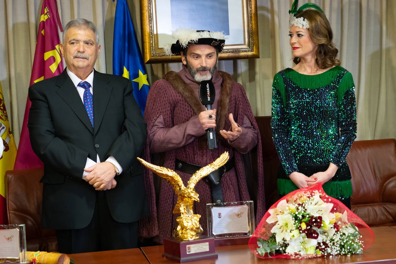 El actor Fernando Tejero se viste de juglar y relata en su pregón cómo habría sido su vida en Águilas: «Me perdí de chaval tener mis días de fútbol en El Rubial».