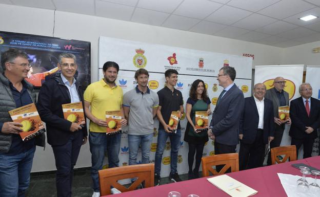 Imagen principal - Presentación del campeonato de tenis del Club de Campo de Murcia.