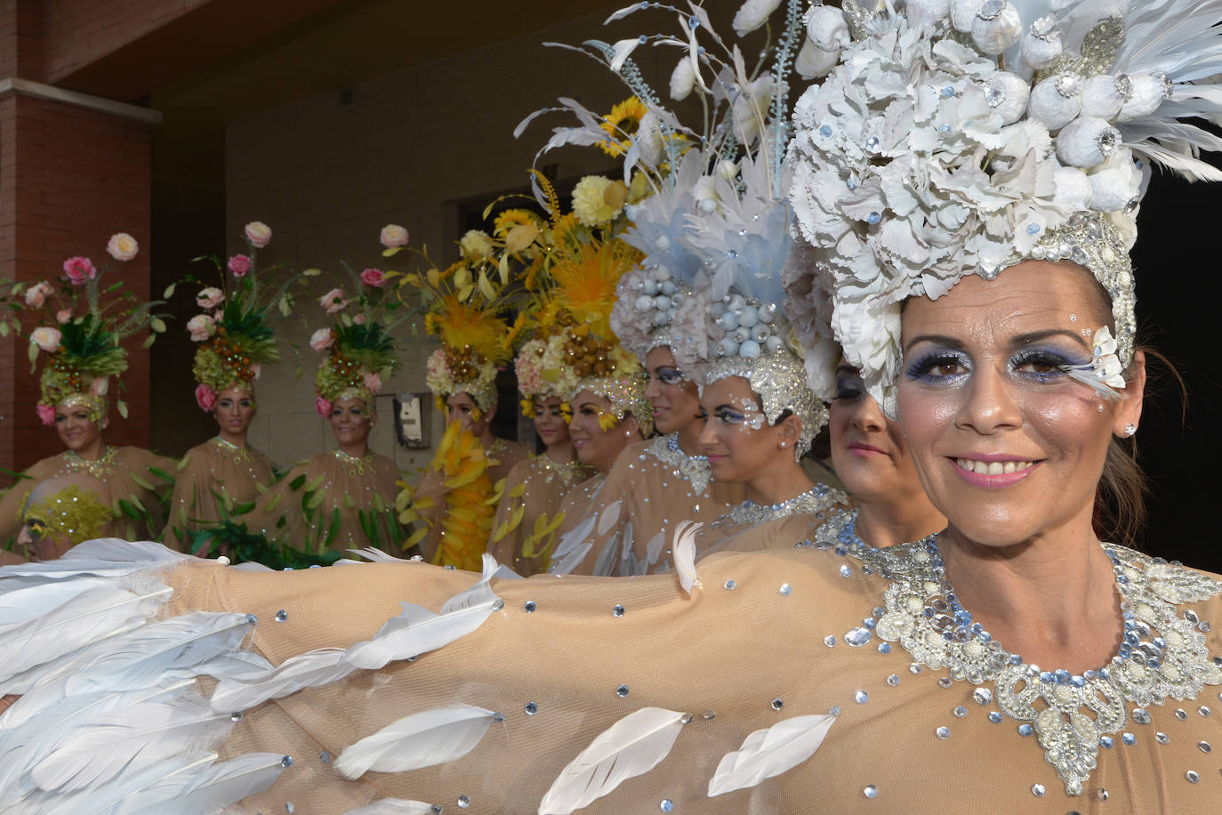 Fotos: Plumas, lentejuelas y sátira en el desfile más importante del Carnaval de Cabezo de Torres
