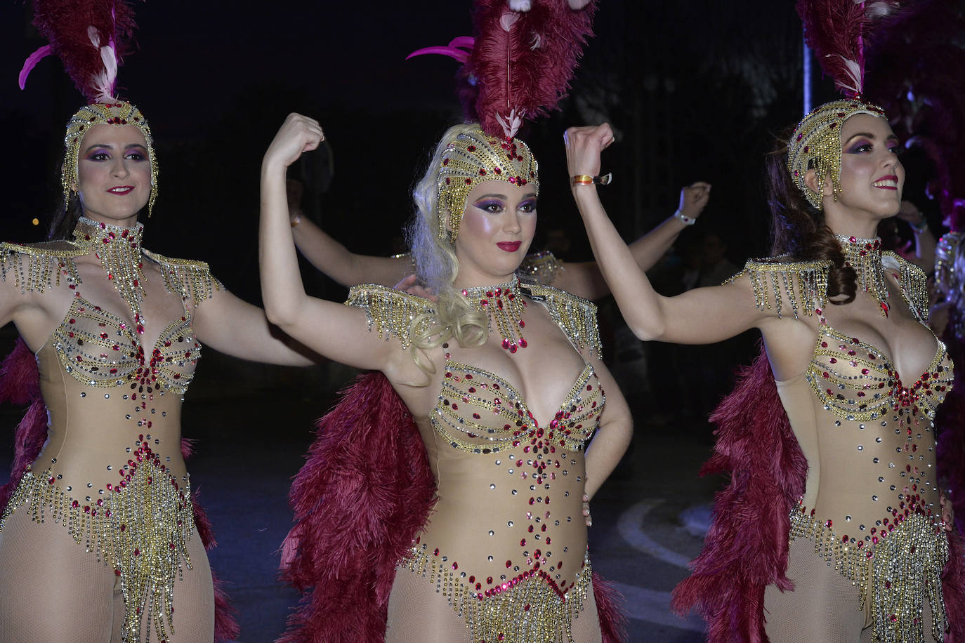 Fotos: Plumas, lentejuelas y sátira en el desfile más importante del Carnaval de Cabezo de Torres