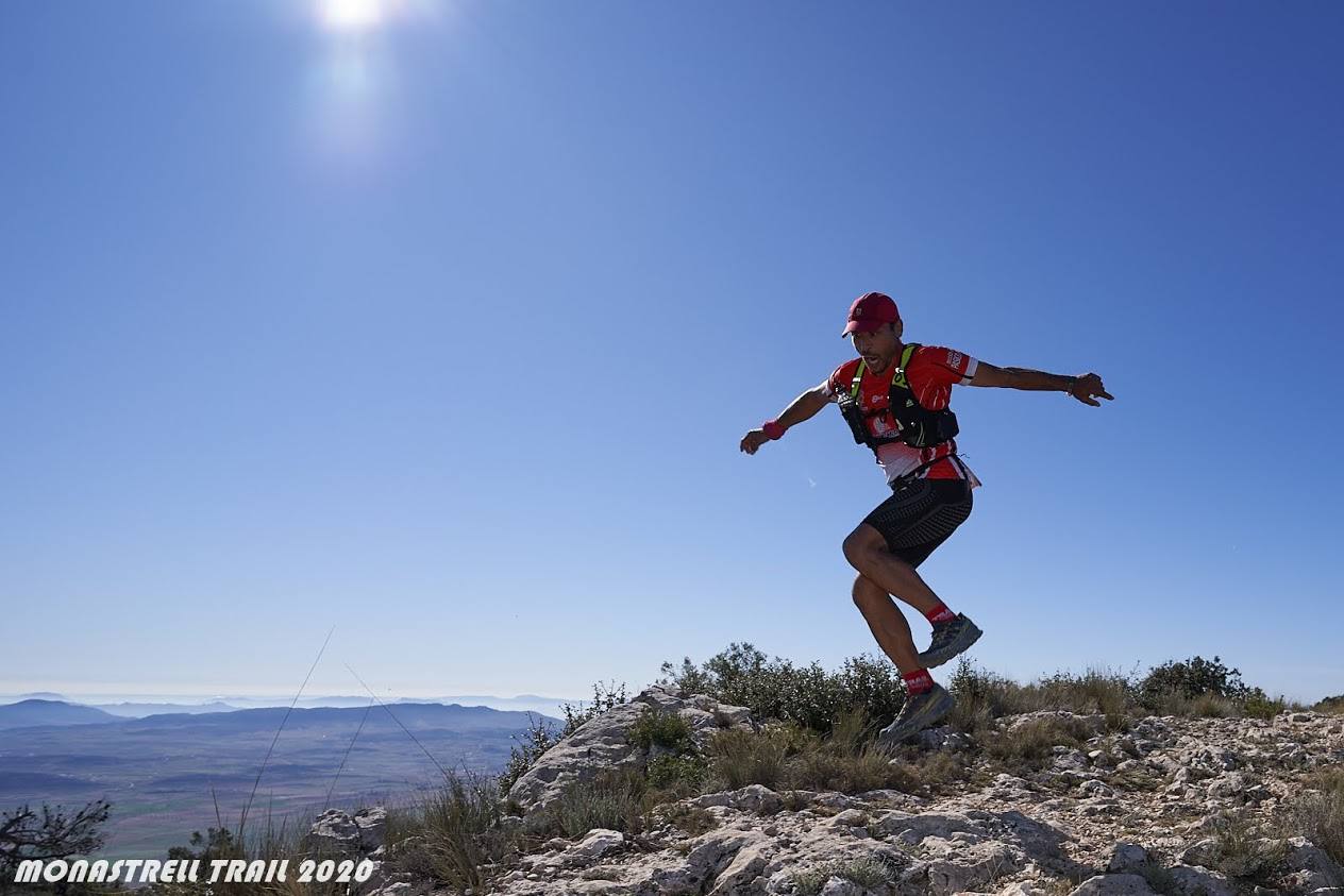 El atleta del Bicihuerta completa los 61 kilómetros con un tiempo de 6:46:30, por los 9:11:36 para la corredora del Kampamento Base