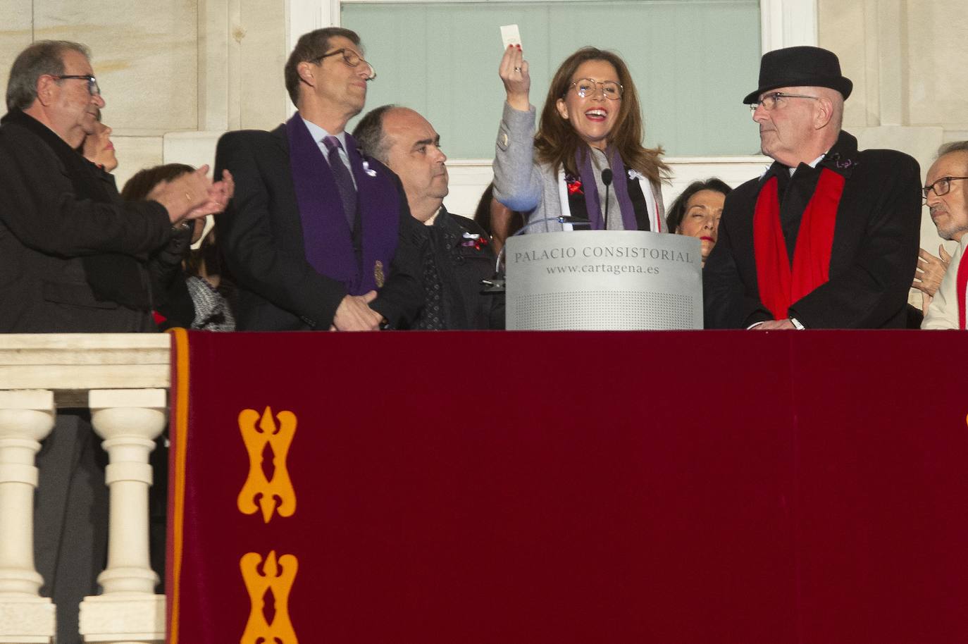 Fotos: Un centenar de funcionarios de Cartagena boicotean el acto de La Llamada