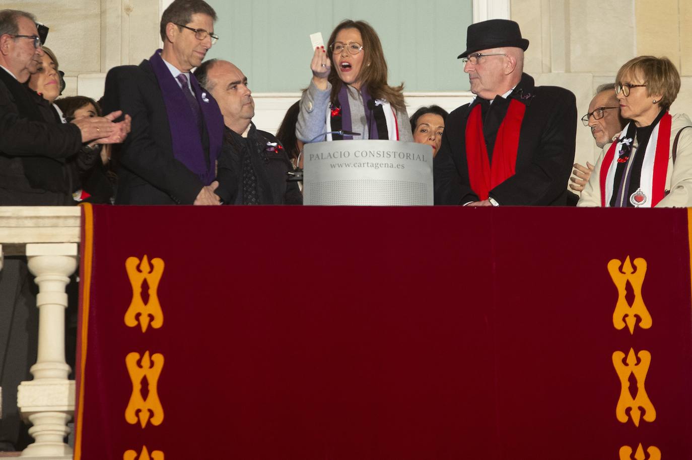 Fotos: Un centenar de funcionarios de Cartagena boicotean el acto de La Llamada