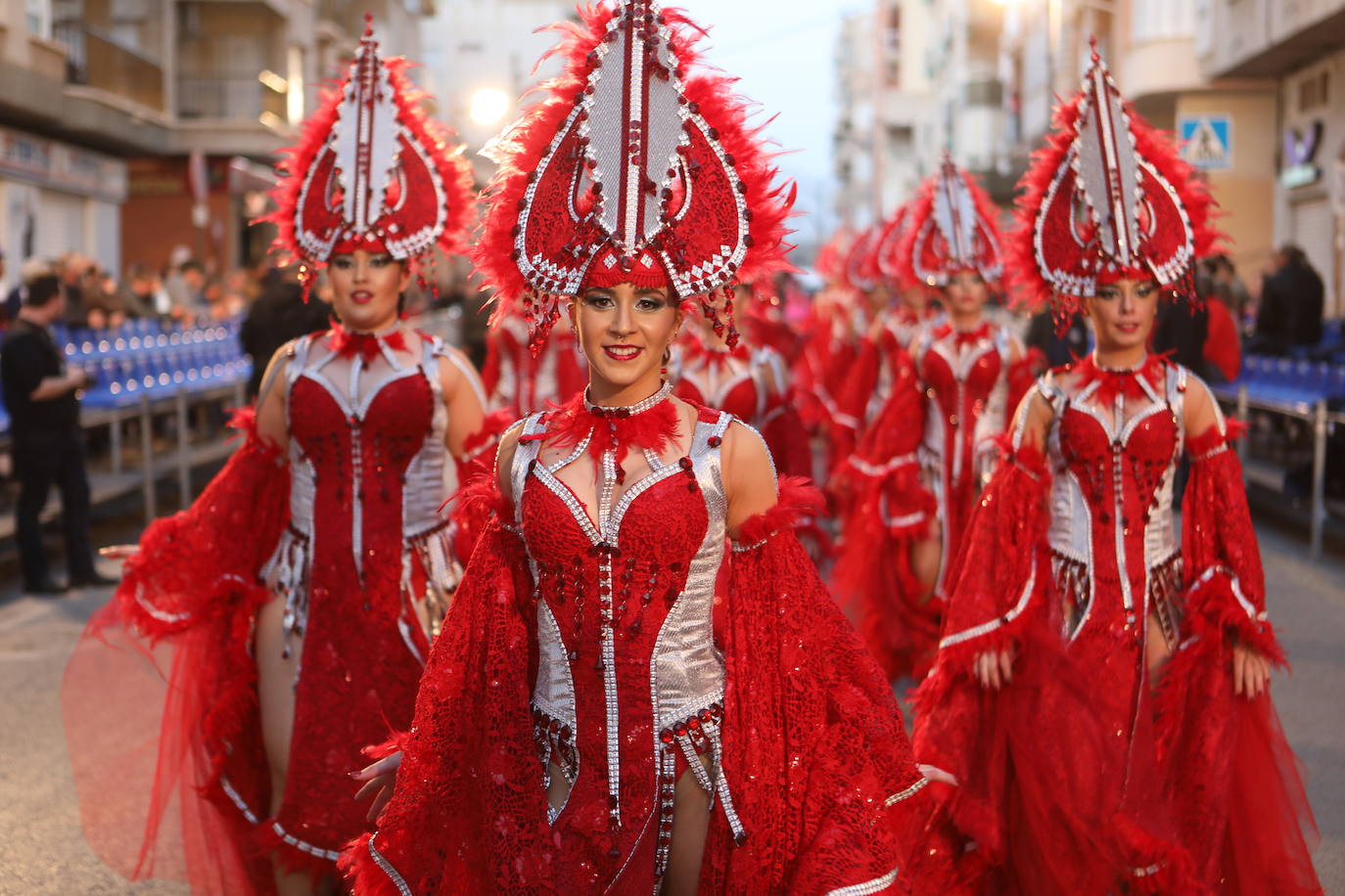 Fotos: Desfile de comparsas foráneas de Carnaval en Águilas