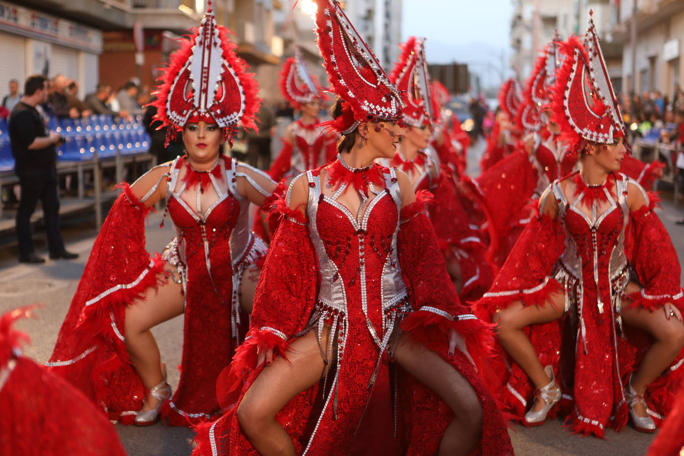 Fotos: Desfile de comparsas foráneas de Carnaval en Águilas