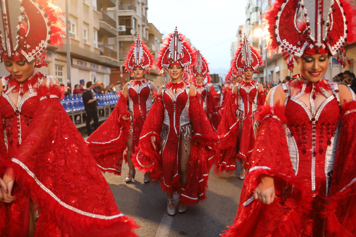 Fotos: Desfile de comparsas foráneas de Carnaval en Águilas
