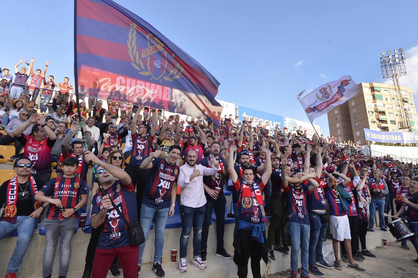 Fotos: El hambre de Aketxe puede con el Yeclano