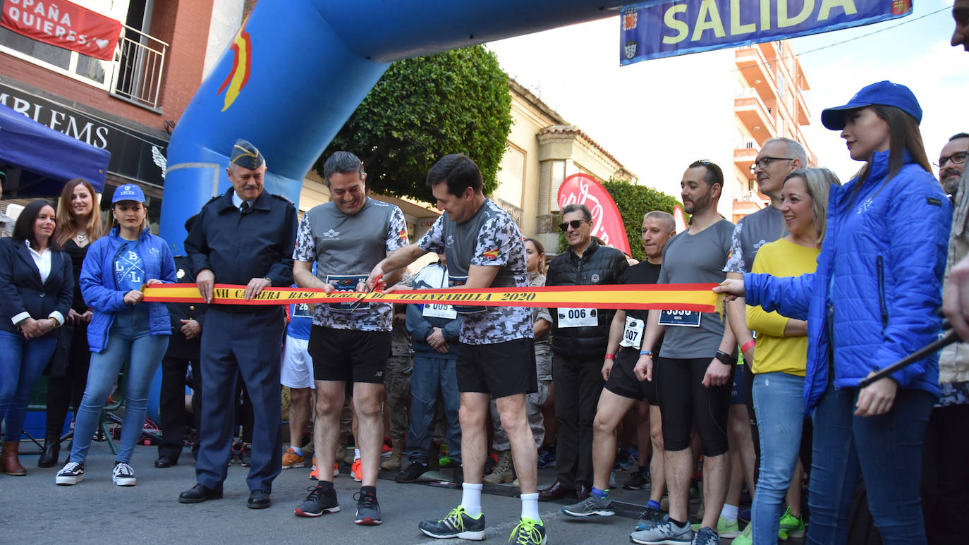 El corredor del Filippedes de Moratalla completa los 14 kilómetros en la VII Carrera Popular de la Base Aérea en 46:45 minutos, por los 57:12 para la atleta del Fondistas de Yecla