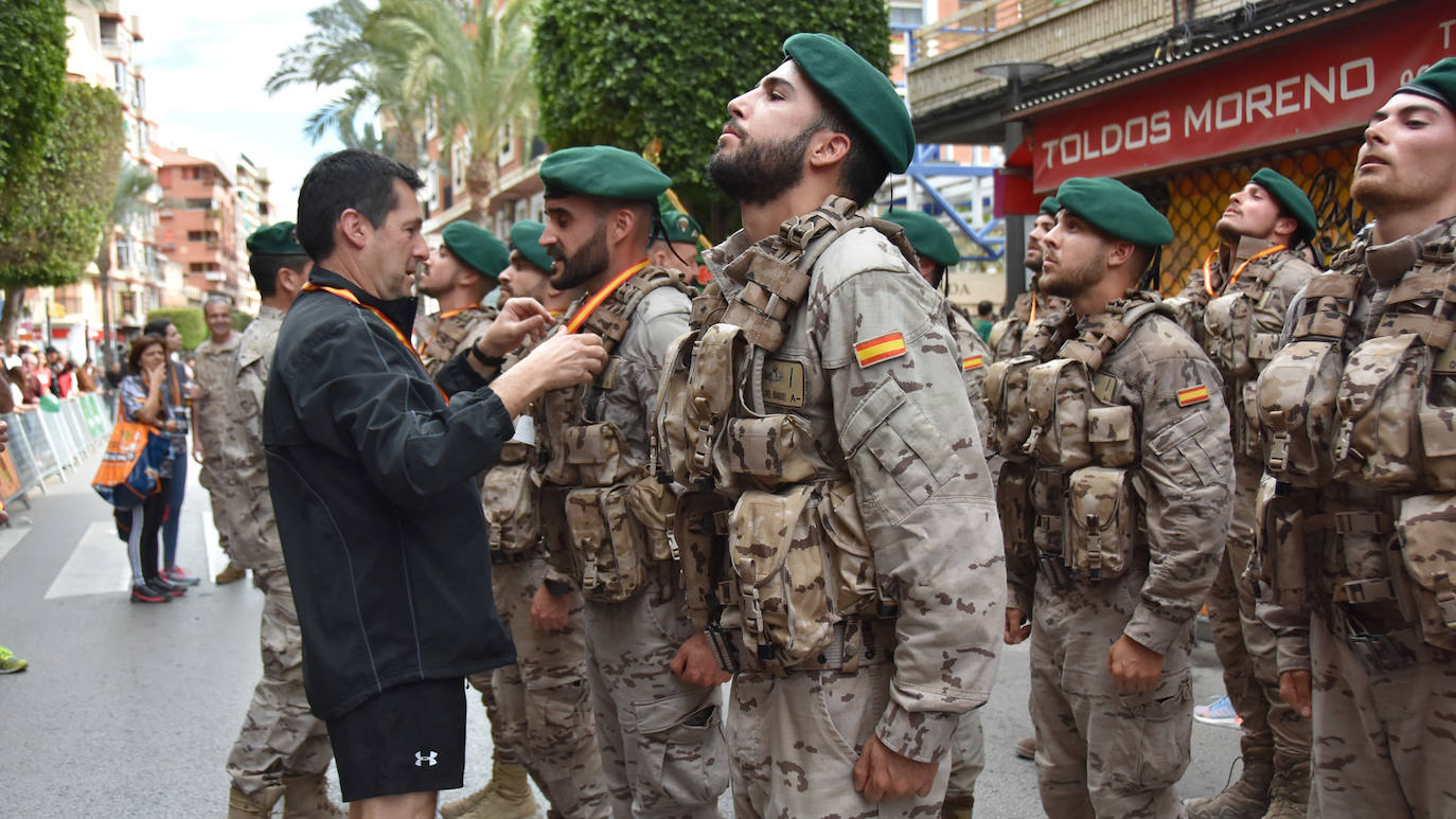 El corredor del Filippedes de Moratalla completa los 14 kilómetros en la VII Carrera Popular de la Base Aérea en 46:45 minutos, por los 57:12 para la atleta del Fondistas de Yecla