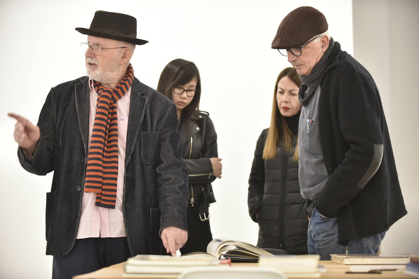 Fotos: Vicente Ruiz, un pintor flechado por la prehistoria