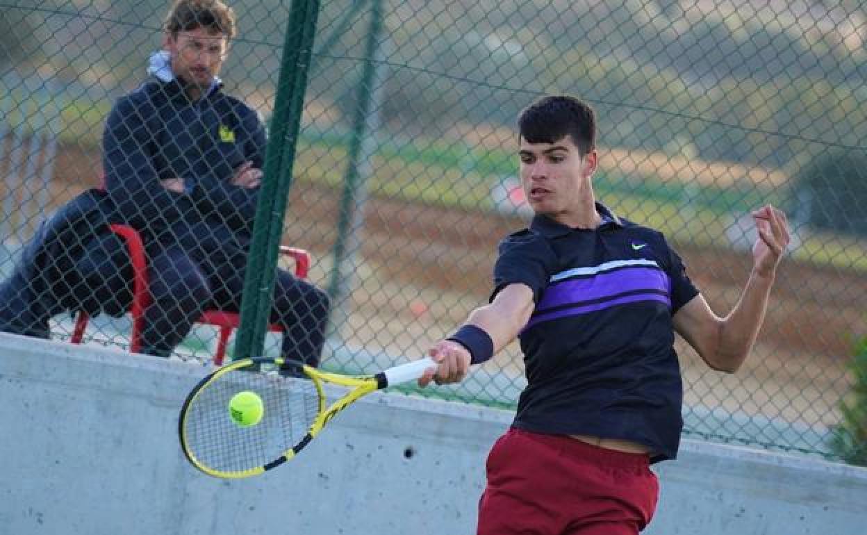 Carlos Alcaraz, en el ITF de Manacor.