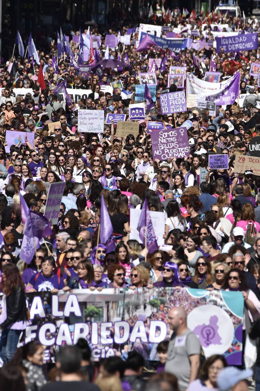 La manifestación transcurrió en un ambiente sano, alegre y reivindicativo.