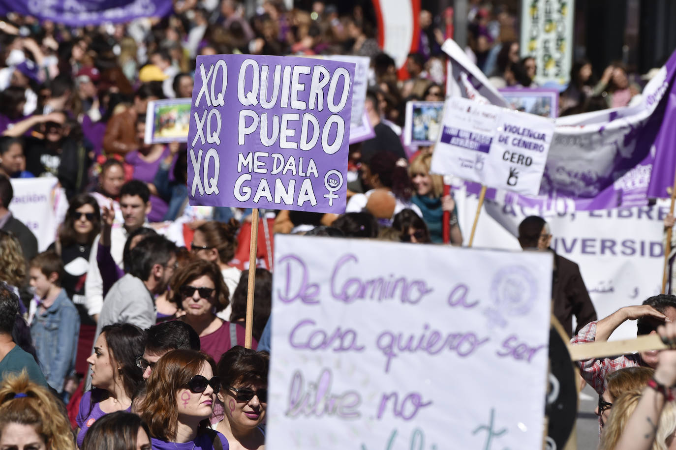 La manifestación transcurrió en un ambiente sano, alegre y reivindicativo.