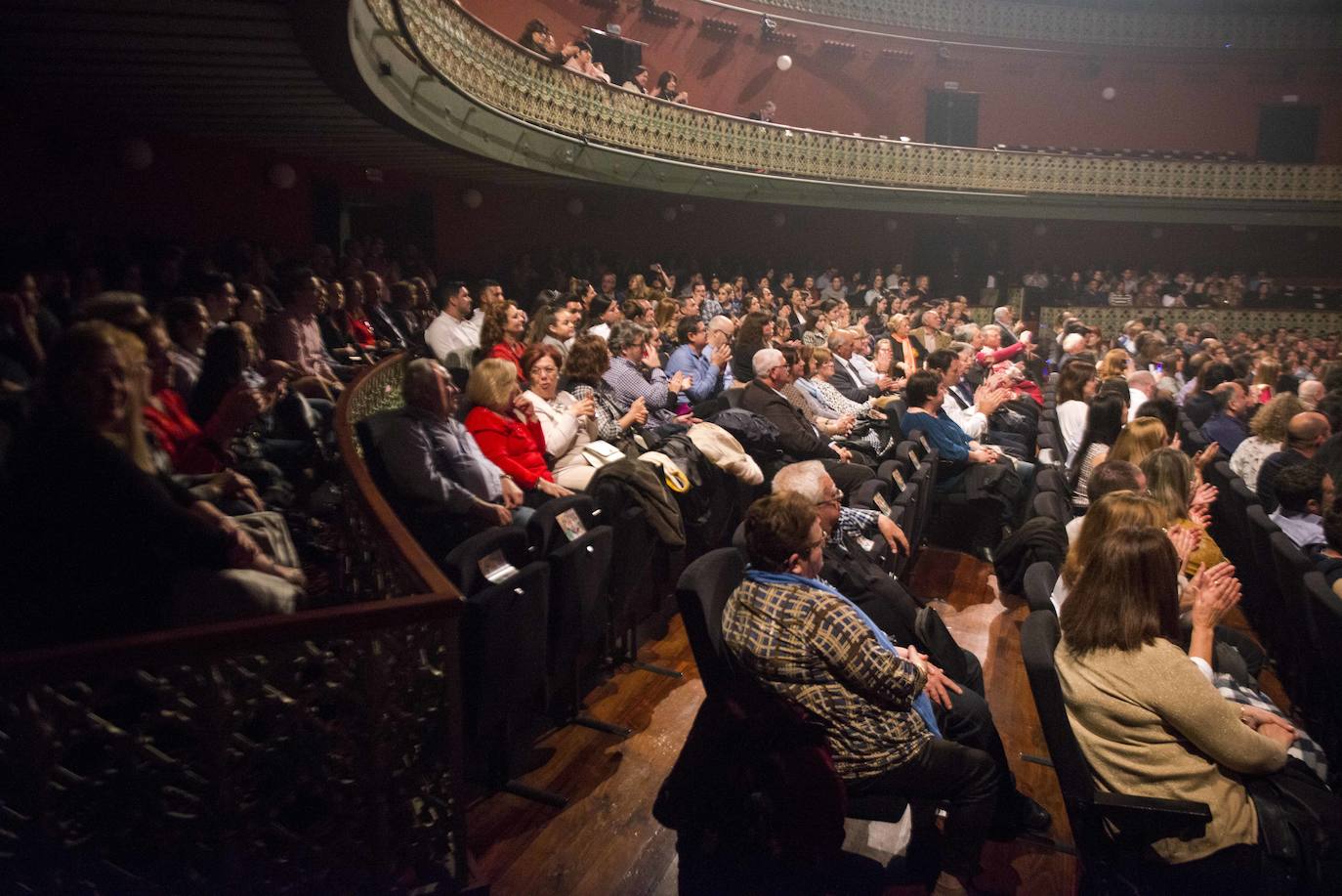 El Teatro Circo acogió la gala 'Un año de reinado', en la que Isabel López y Candela Sánchez dijeron adiós al cargo