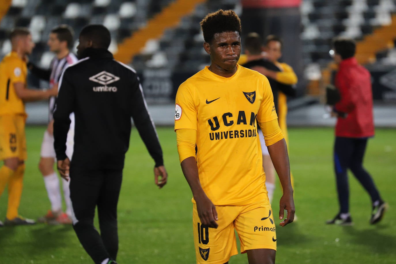 Fotos: El UCAM cae por la mínima en Badajoz