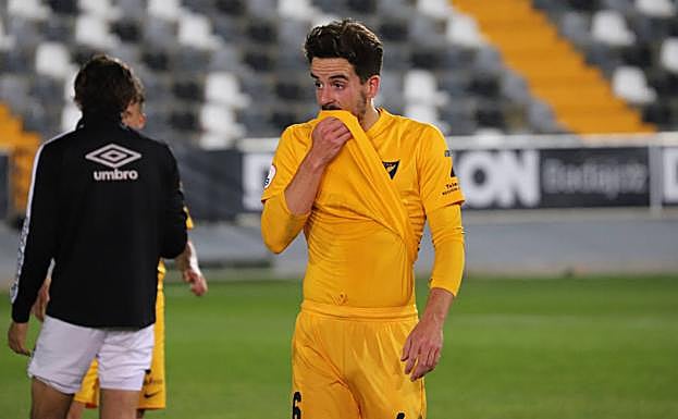 Rafa de Vicente se lamenta tras la derrota.