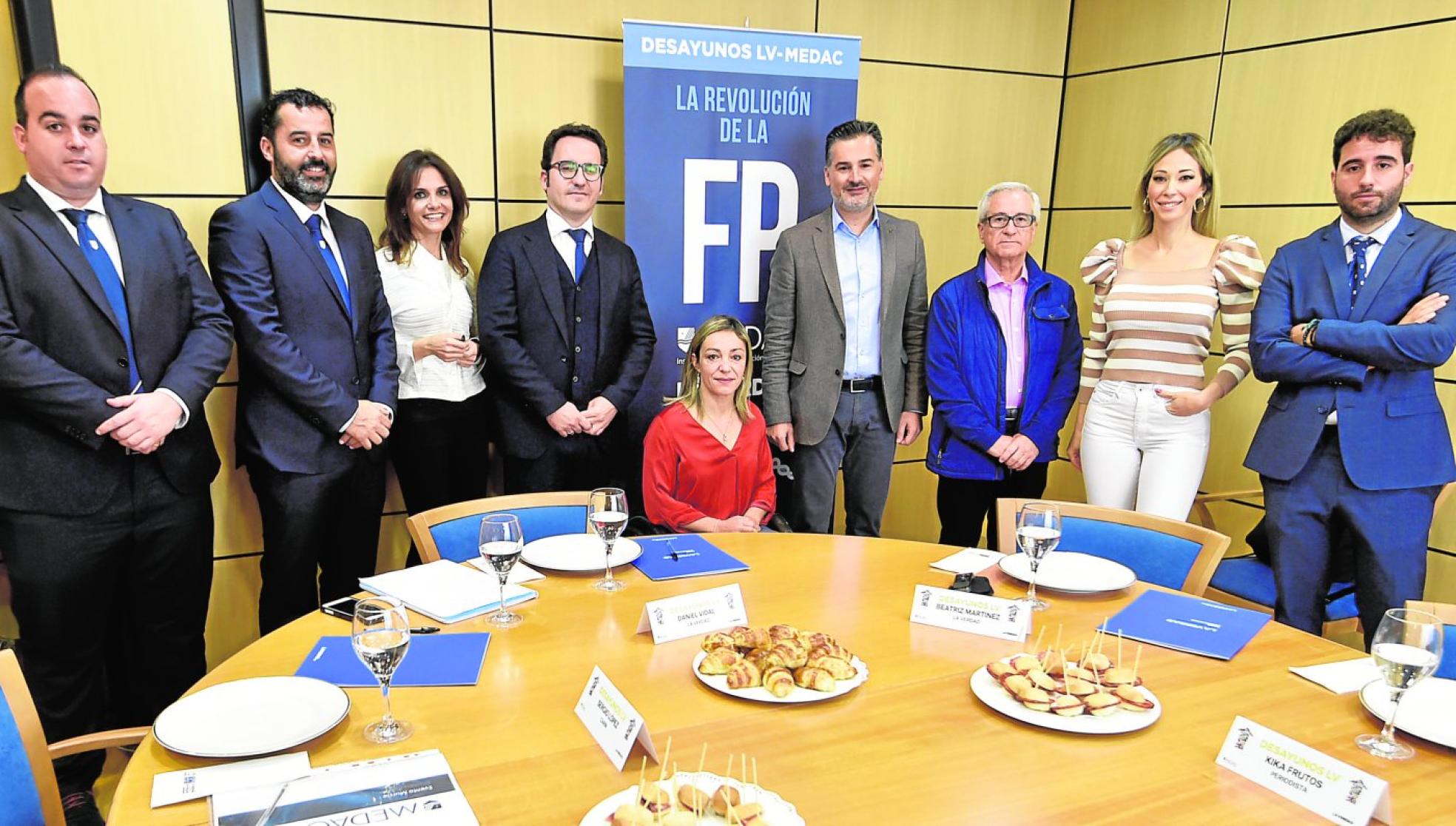 De izq. a dcha., Francisco López, Federico Hervás, Carmen Pérez, Miguel Reinoso, Sonia Ruiz, Sergio López, José Antonio Abellán, Kika Frutos y Emilio Morales. 
