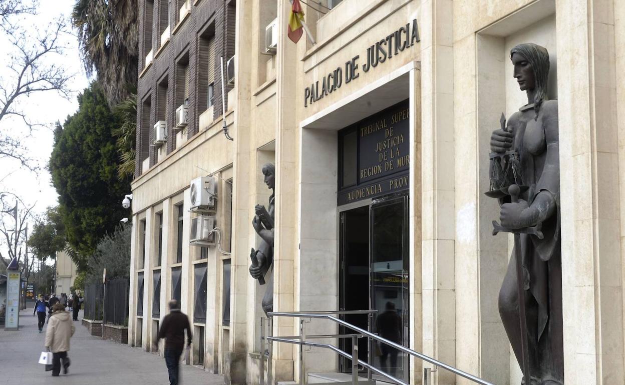 El Palacio de Justicia de Murcia, en una foto de archivo.