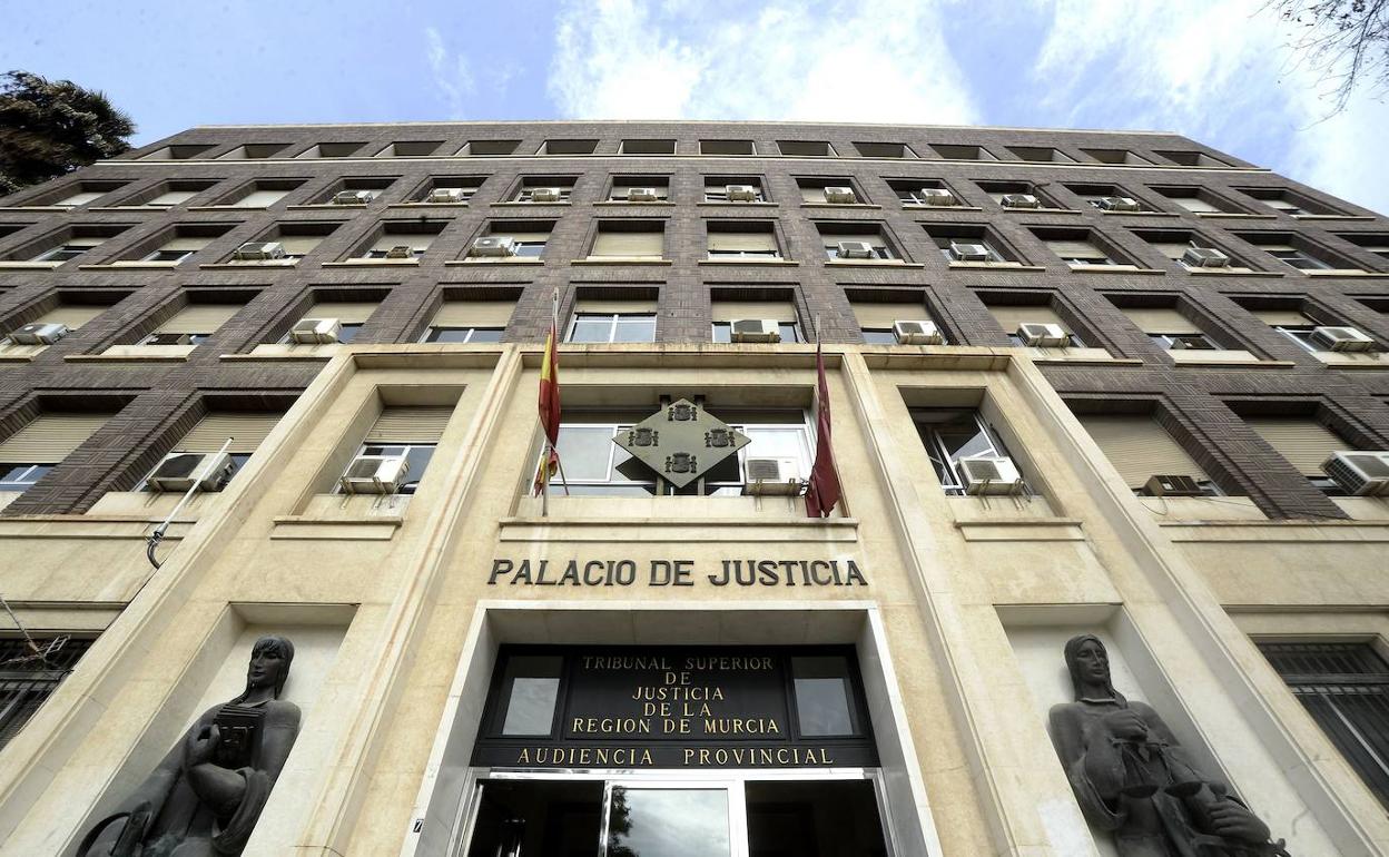 El Palacio de Justicia de Murcia, en una foto de archivo.