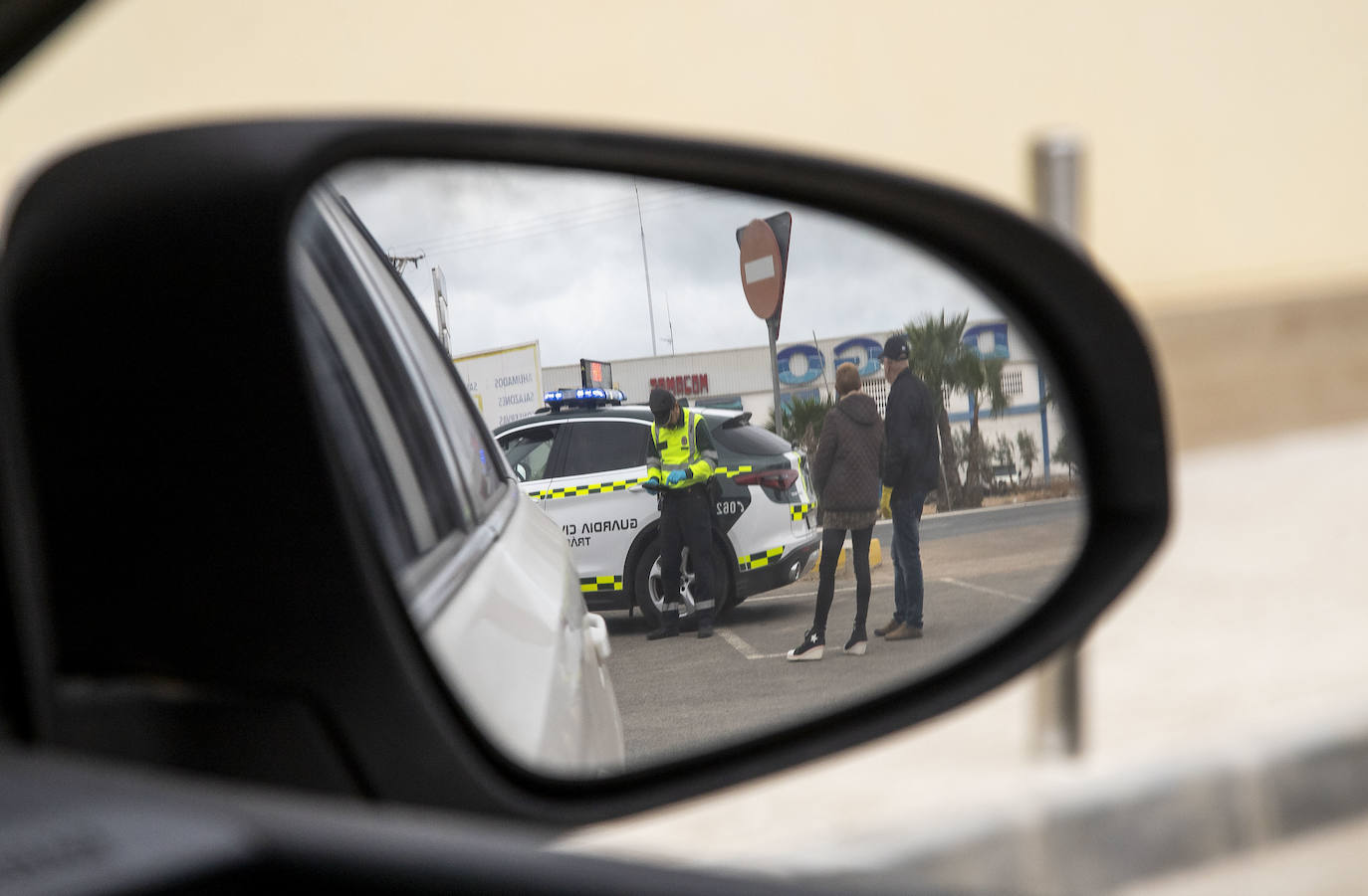 Fotos: La Guardia Civil controla el acceso a San Pedro del Pinatar