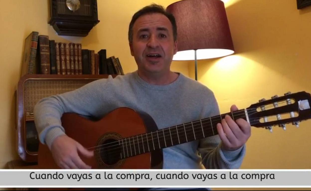 El alcalde de Aledo, en su vídeo colgado en Facebook.