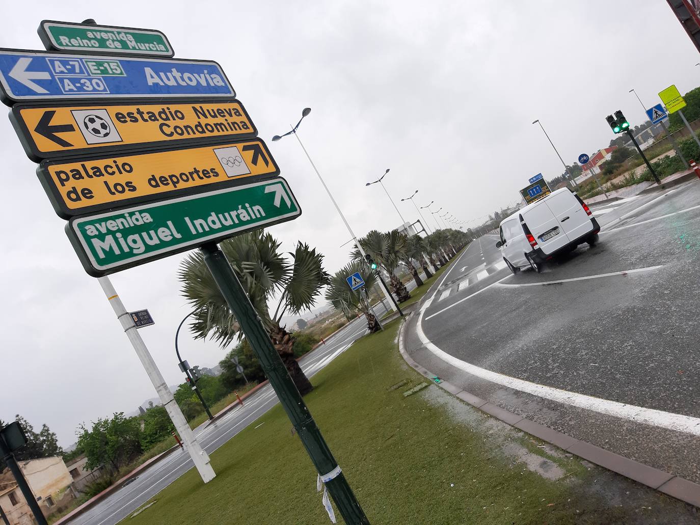 Estado de la avenida Miguel Induráin.