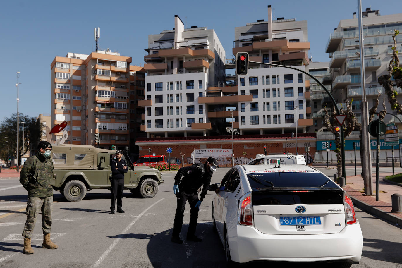 Fotos: Cerco en las carreteras a las escapadas de fin de semana