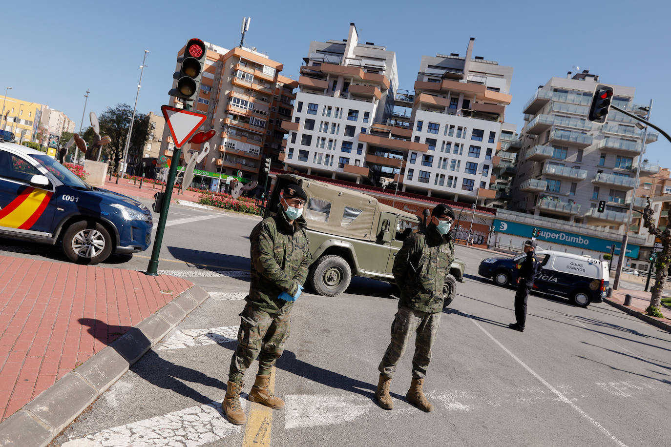 Fotos: Cerco en las carreteras a las escapadas de fin de semana