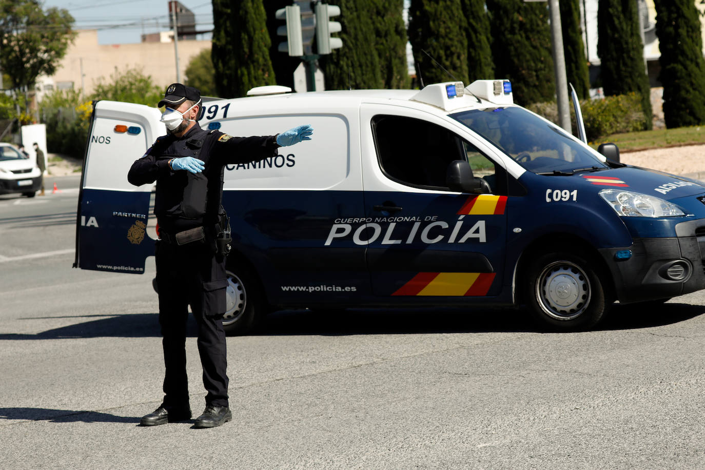 Fotos: Cerco en las carreteras a las escapadas de fin de semana