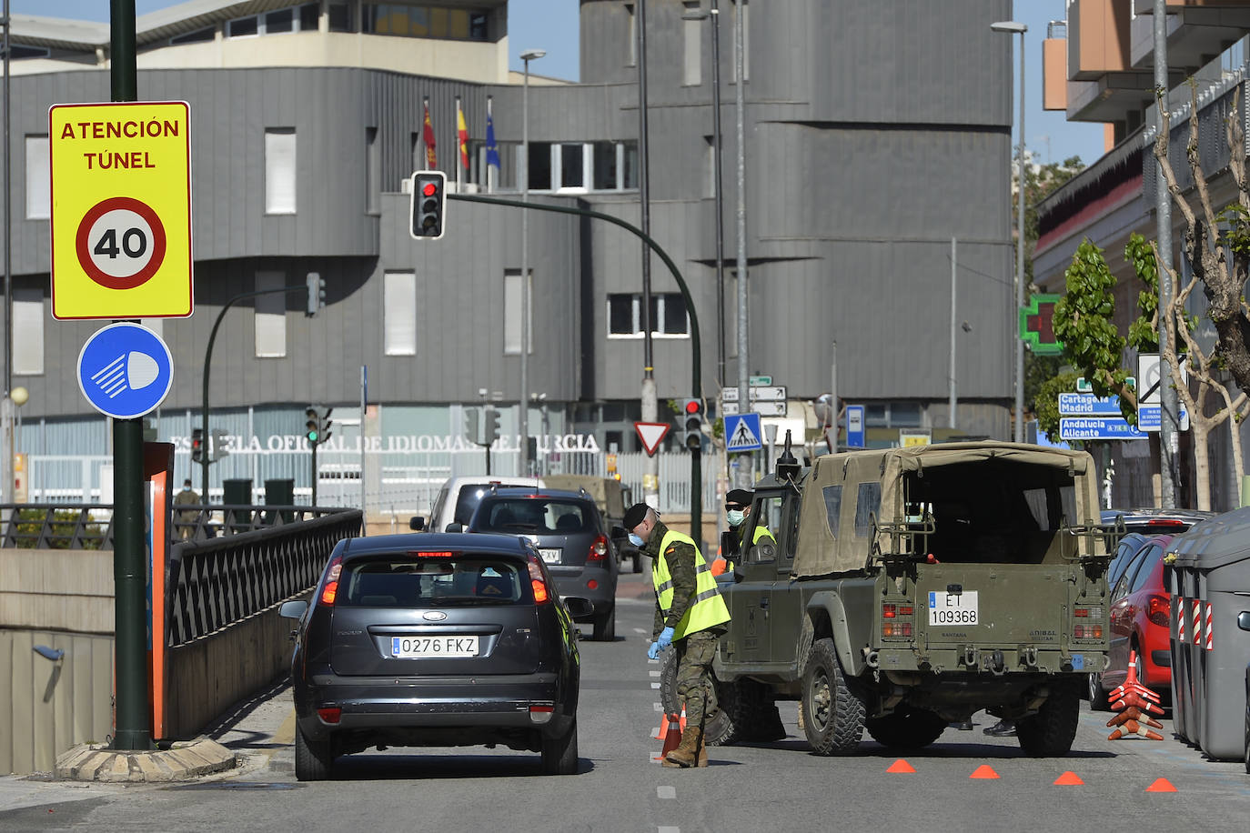 Fotos: Cerco en las carreteras a las escapadas de fin de semana