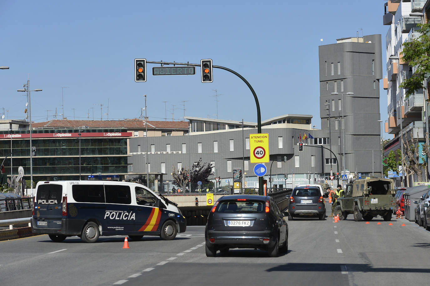 Fotos: Cerco en las carreteras a las escapadas de fin de semana