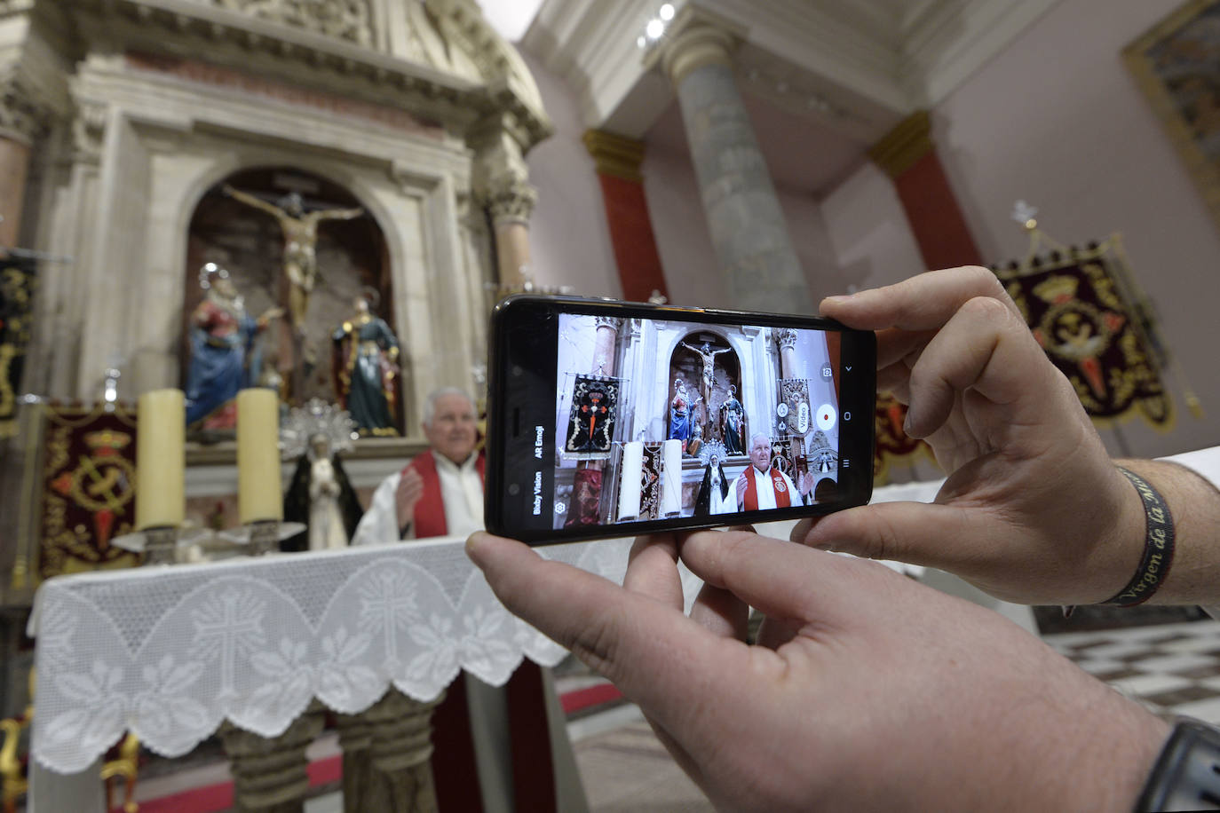 Fotos: El magenta prende en San Antolín