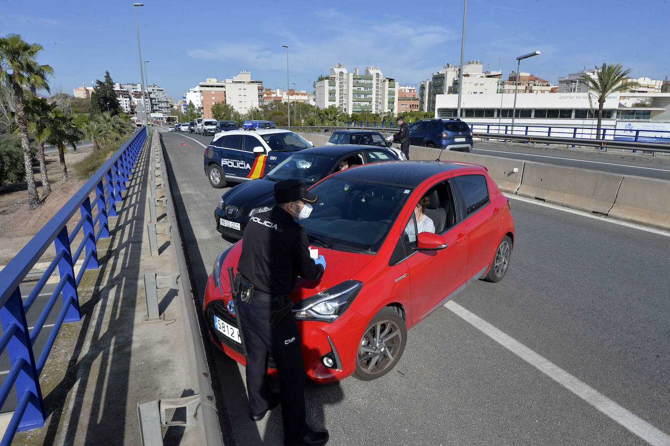 Fotos: Blindaje en las ciudades para evitar los viajes a las residencias de la costa