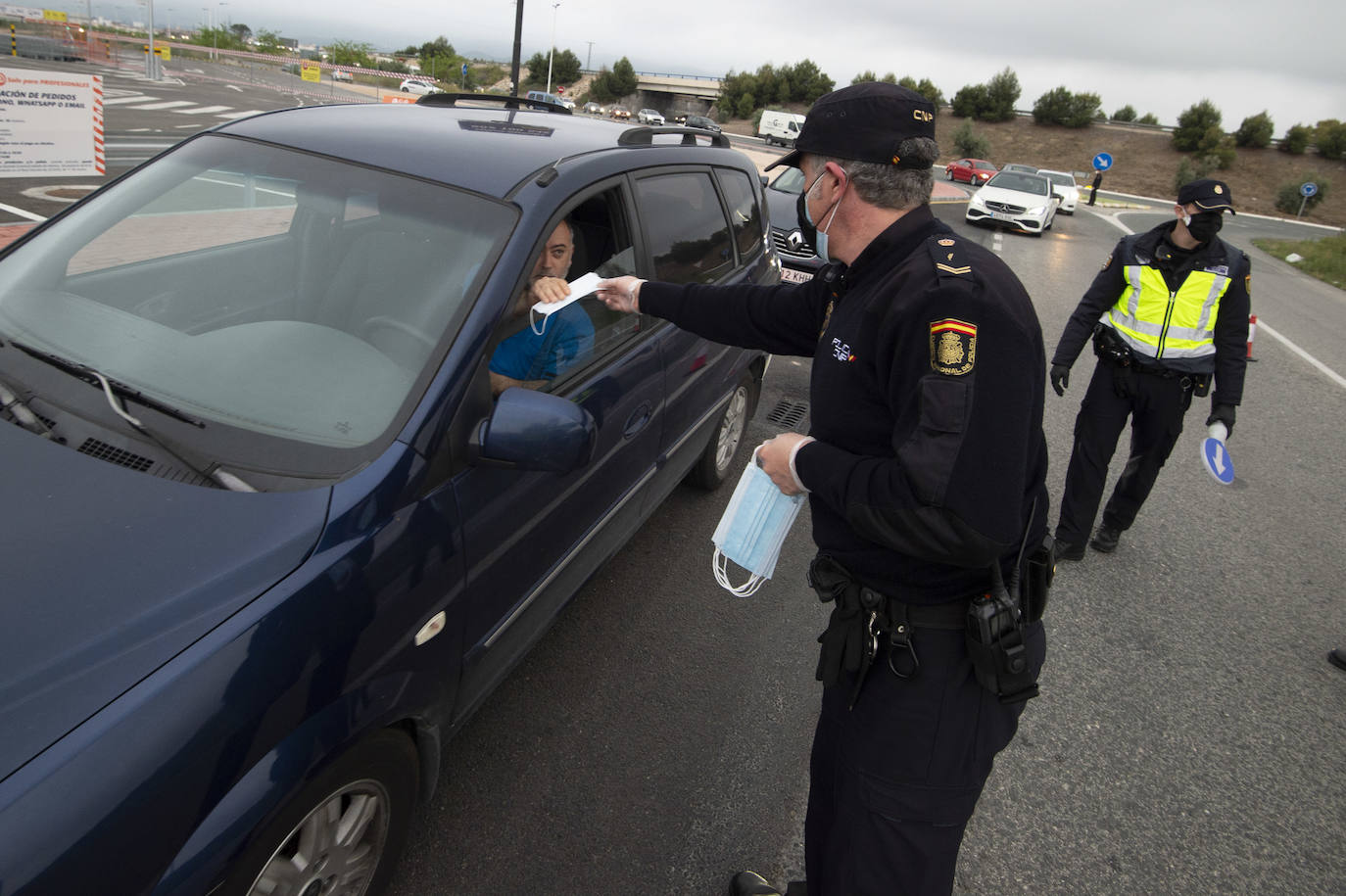Fotos: Reparto de mascarillas el martes en Murcia